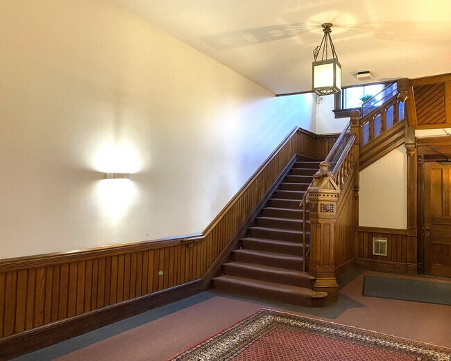 Stairs in common area - 27 Hillside Pl