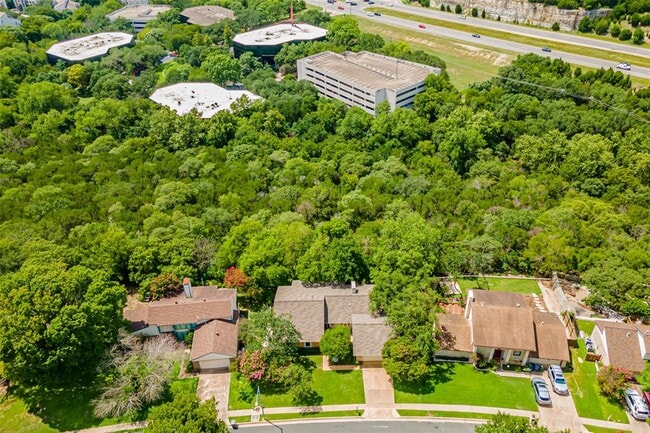 Building Photo - 8810 Mountain Path Cir