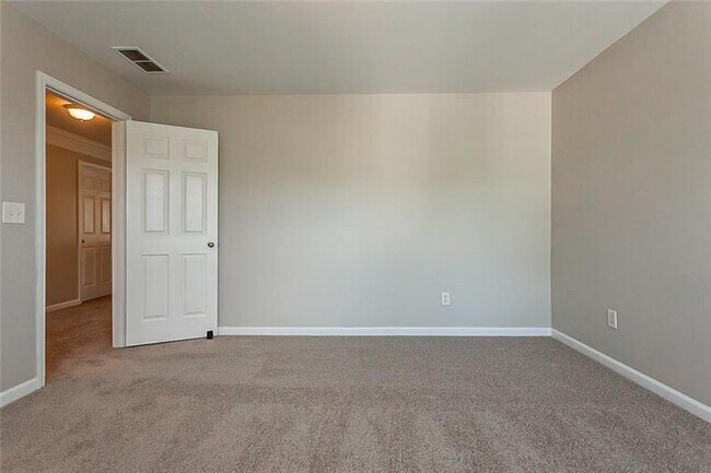 Building Photo - 3035 Whittier Way