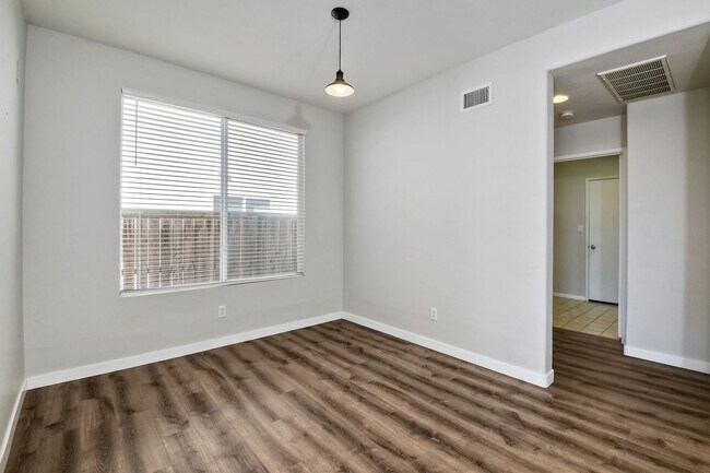 Building Photo - Beautiful home in gated community of Marbr...
