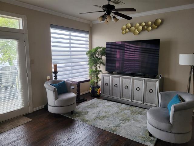 Building Photo - 402 Oakbrook Dr