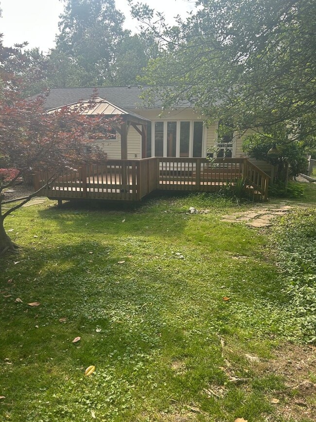 Building Photo - Spacious 4br Rockville Rental