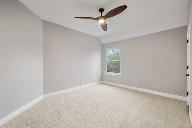 Building Photo - 2137 Rivina Dr