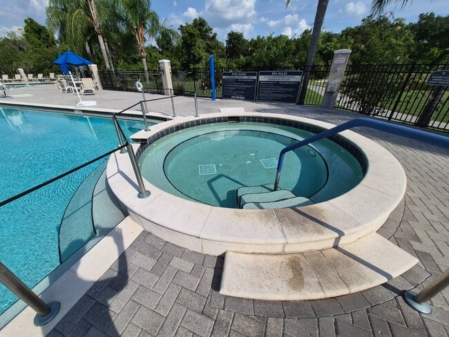 Building Photo - 2113 Sawgrass Ln