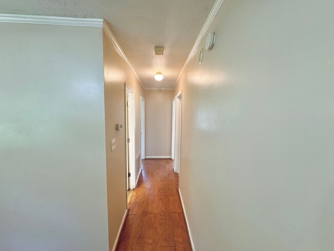 Building Photo - Rural Statesville - 3BR/1BA + Carport & Fu...