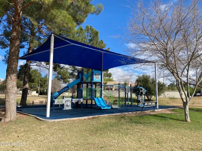 Building Photo - 2301 E Beachcomber Dr