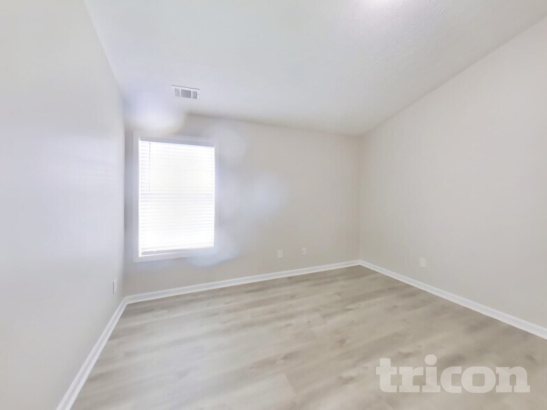 Building Photo - 597 Shadow Valley Ct