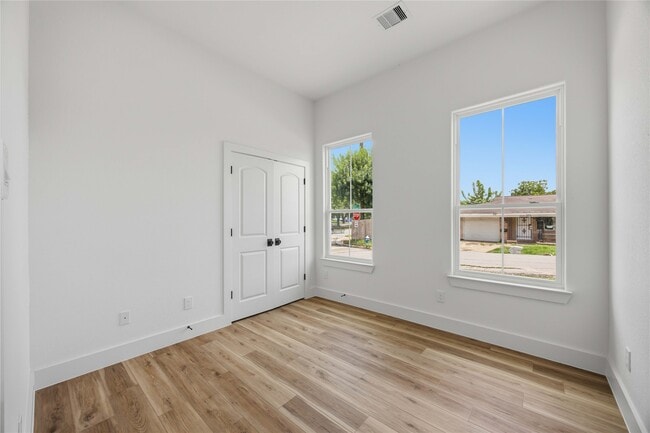 Building Photo - 7900 Bowen St