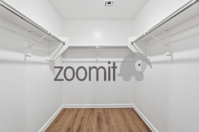 Building Photo - Amazing home in wonderful Ghost Hollow Ranch