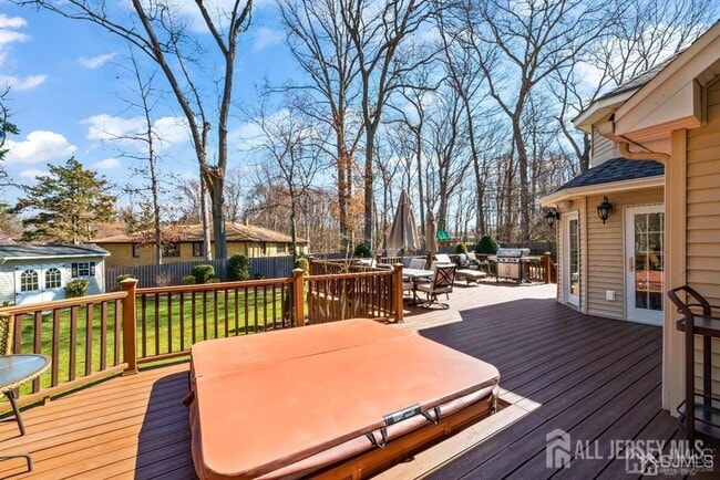 Building Photo - 4 Rebel Run Dr