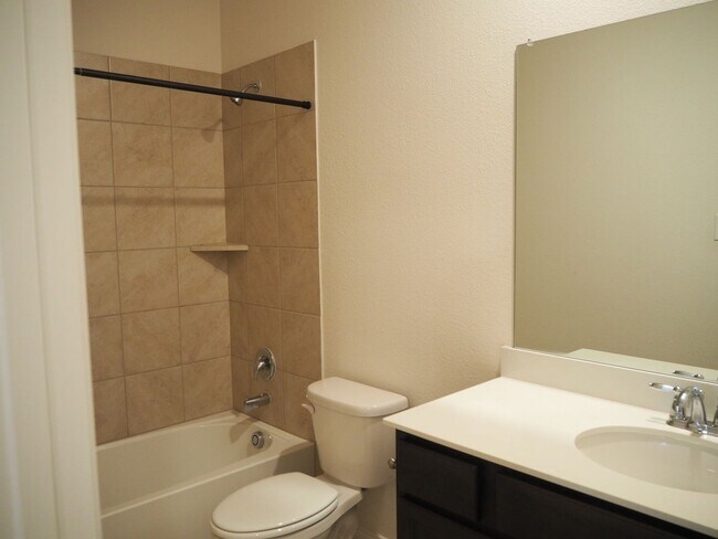 Building Photo - 2407 Klamath Dr