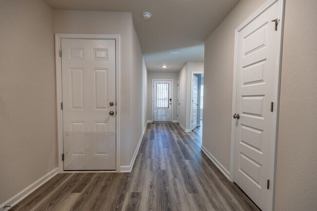 Building Photo - 1 Month FREE with 13 month lease!!!!     4 Bedroom 2 Bath Home in Roberts Cove Community in Foley