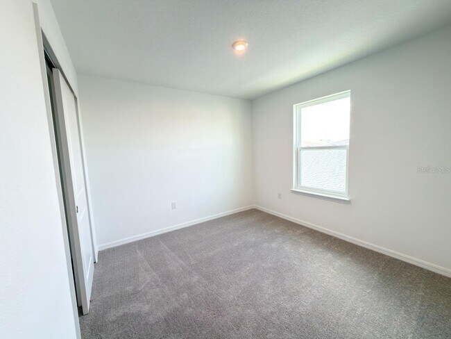 Building Photo - 1327 Normandy Dr