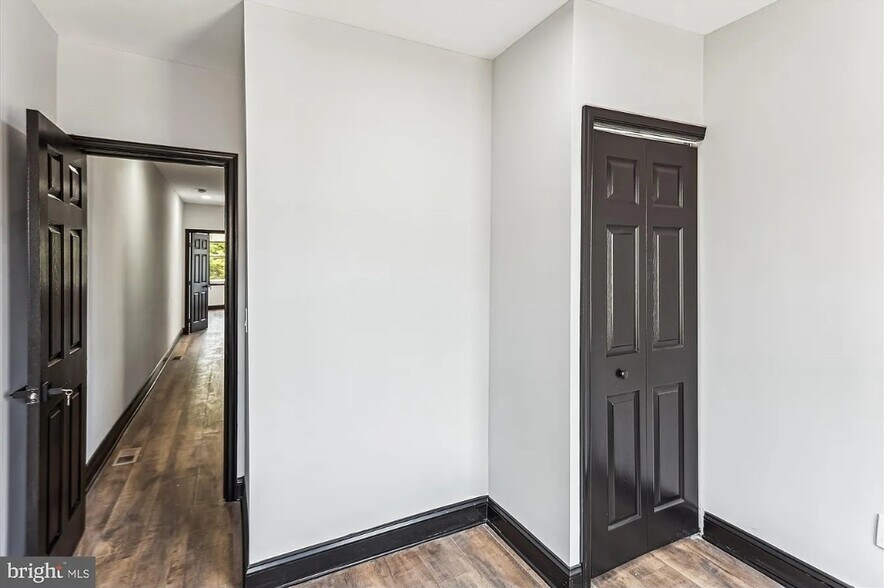 Building Photo - 1820 Walbrook Ave