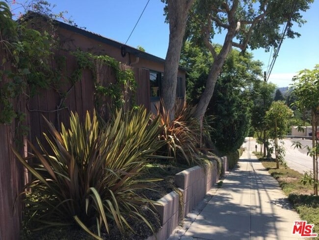 Building Photo - 3127 18th St