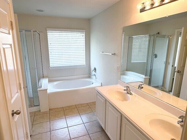 Building Photo - 11850 Ramla Place Trail