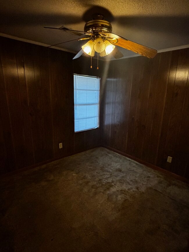 Building Photo - 500 Azalea St