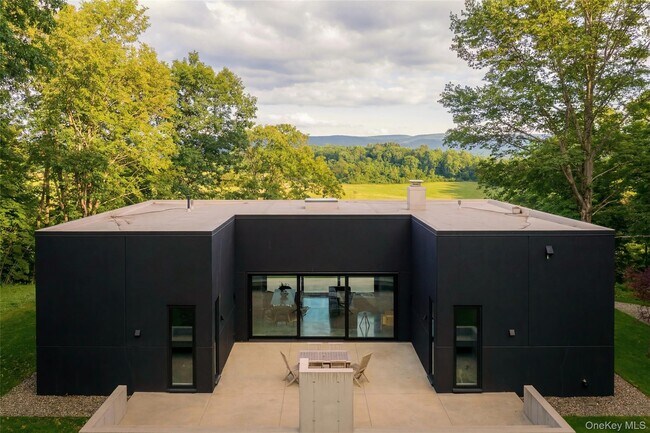 Building Photo - 279 Tompkins Rd
