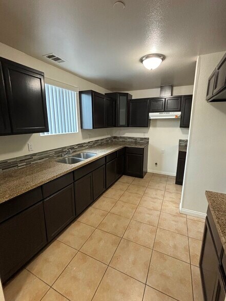 Building Photo - 216 E 97th St