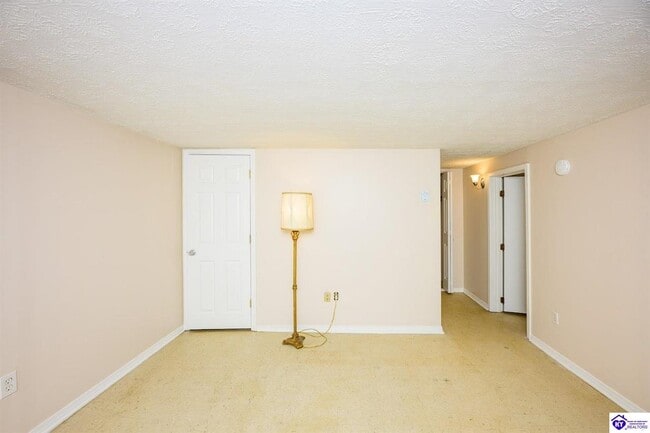 Building Photo - 5918 S Wilson Rd