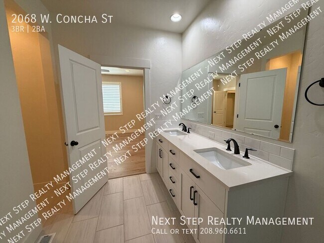 Building Photo - 2068 W Concha St