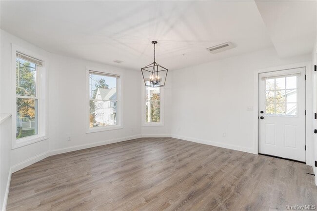 Building Photo - 22 Forbus St