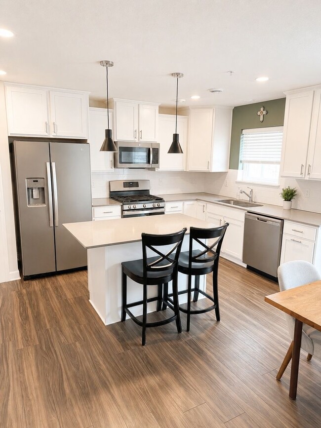 Building Photo - 9484 Bridle Way