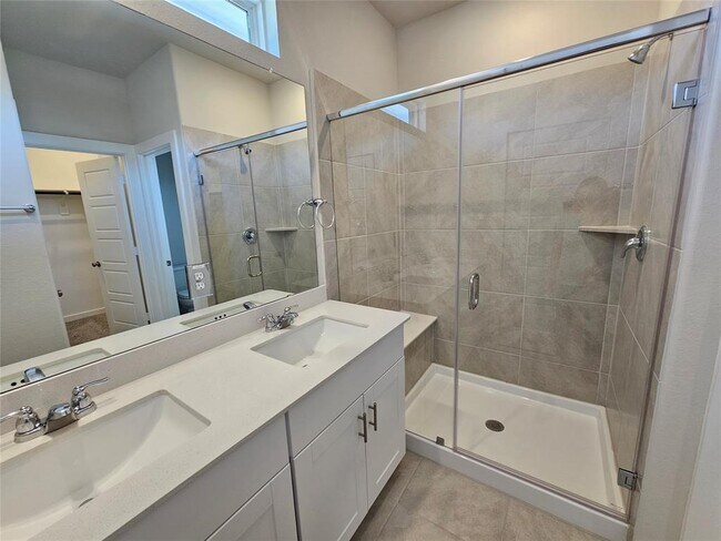 Building Photo - 3007 Valley Peak Dr