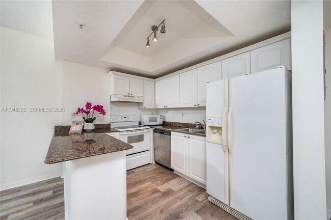 Building Photo - 3500 Coral Wy