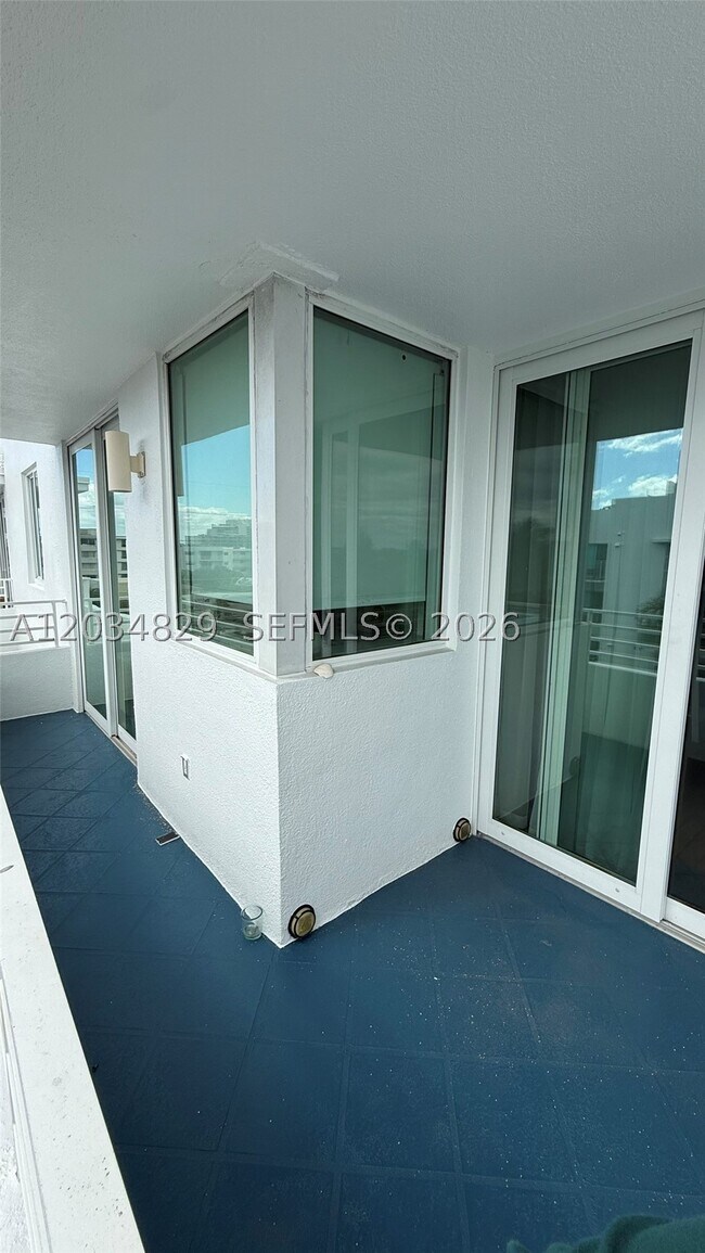 Building Photo - 7800 Collins Ave