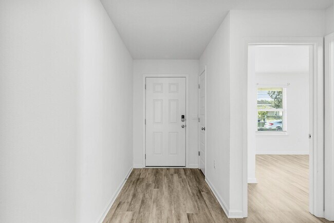 Building Photo - 39 Riverwalk Xing