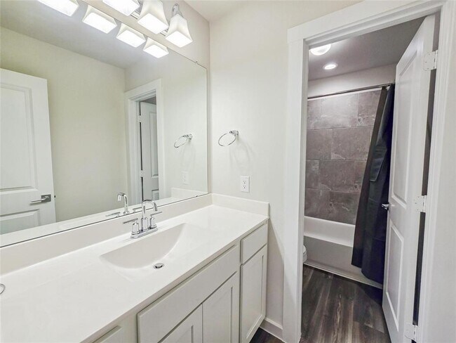 Building Photo - 3068 Sunmoon Ln