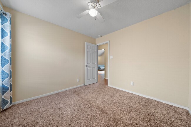 Building Photo - 15519 Elm Leaf Pl