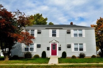 Building Photo - One Bedroom First Floor  Apartment in a 4 unit Building
