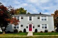 Building Photo - One Bedroom First Floor  Apartment in a 4 unit Building