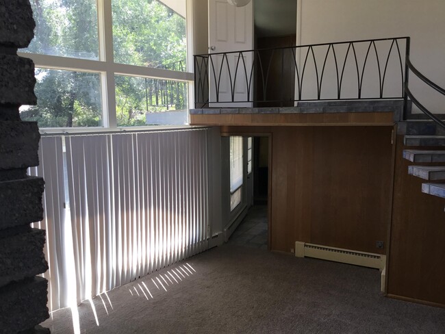 Building Photo - 1221 La Veta Way