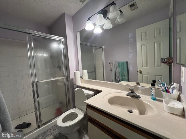 Building Photo - 12100 Greenway Ct