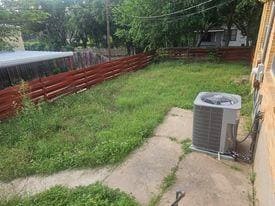 Building Photo - 511 S Lutterloh Ave