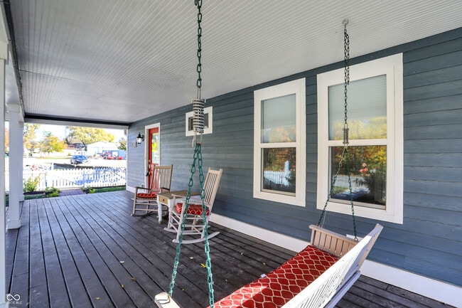 Building Photo - 301 W Pierce St