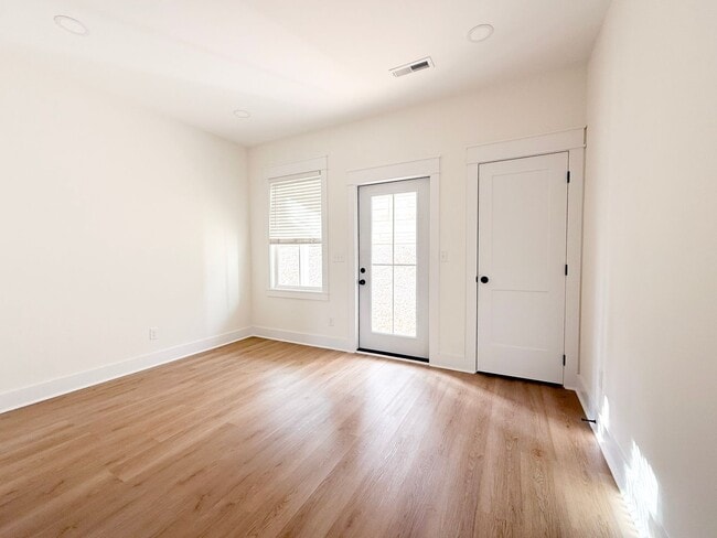 Building Photo - 2-Bedroom Home with Flex Room and Resort-Style Amenities at Highbury