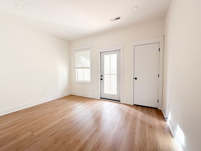 Building Photo - Modern 3-Bedroom Home with Pool and Pickleball Court at Highbury