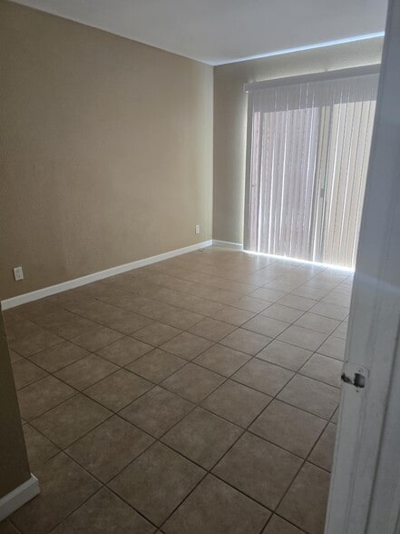 Building Photo - 42030 Blueflax Ave