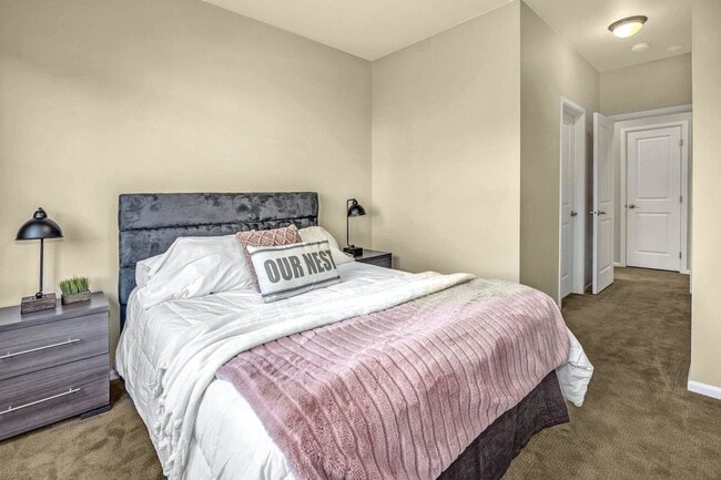 Building Photo - Charming 1 Bedroom Sammamish Condo