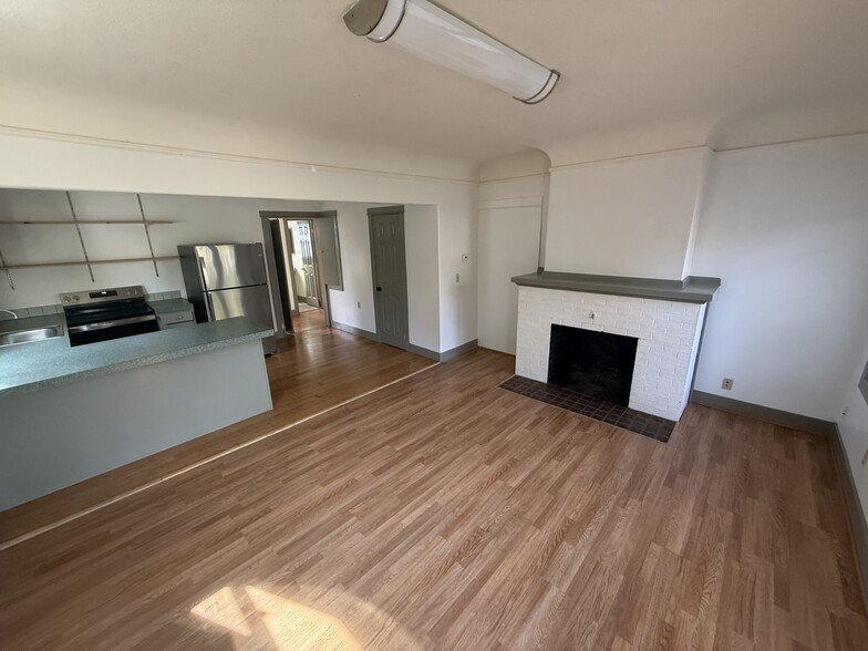 Living Room - 3123 NE 67th Ave