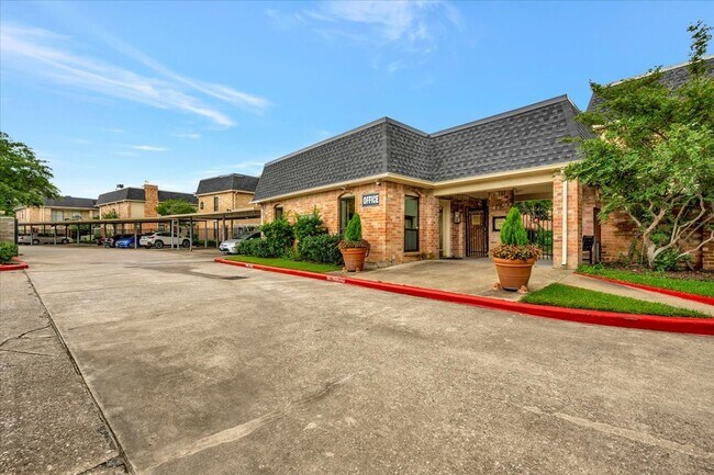 Building Photo - 1601 S Shepherd Dr