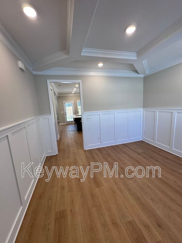 Building Photo - 3045 Venetian Dr