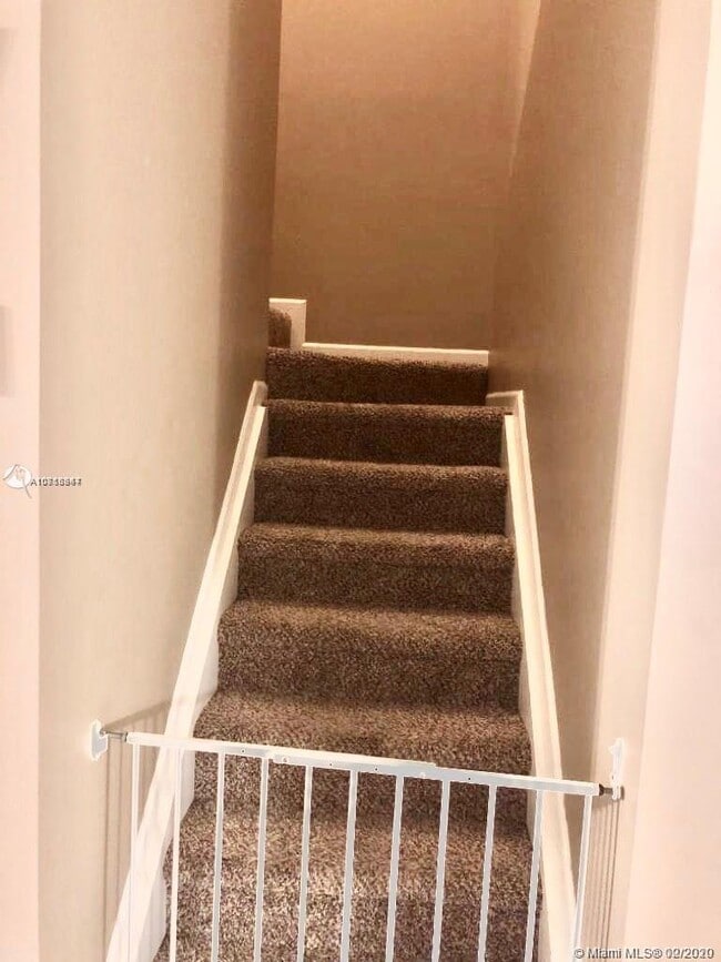 Building Photo - 7692 N Southwood Cir