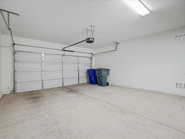 Building Photo - 7441 Via Casa Elegante