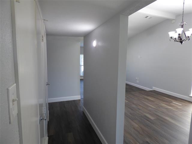 Building Photo - 5016 Roberts Dr