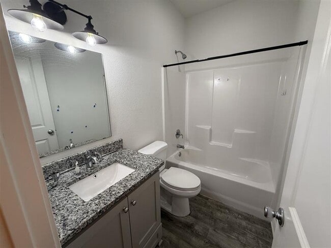 Building Photo - 108 Wade St